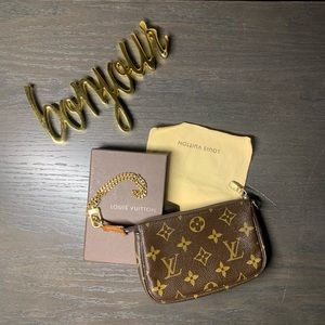 Louis Vuitton Mini Pochette Accessoires